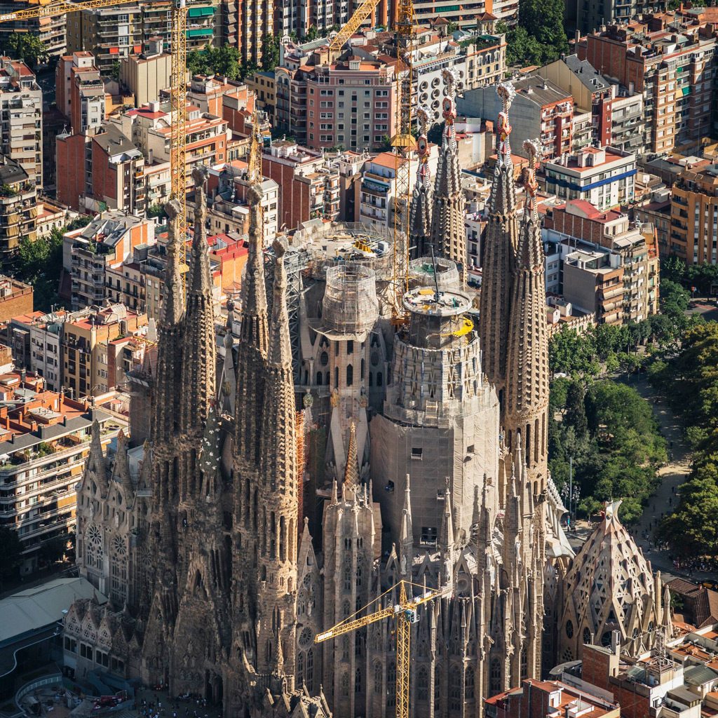 What are the main milestones for the Sagrada Família in the future ...