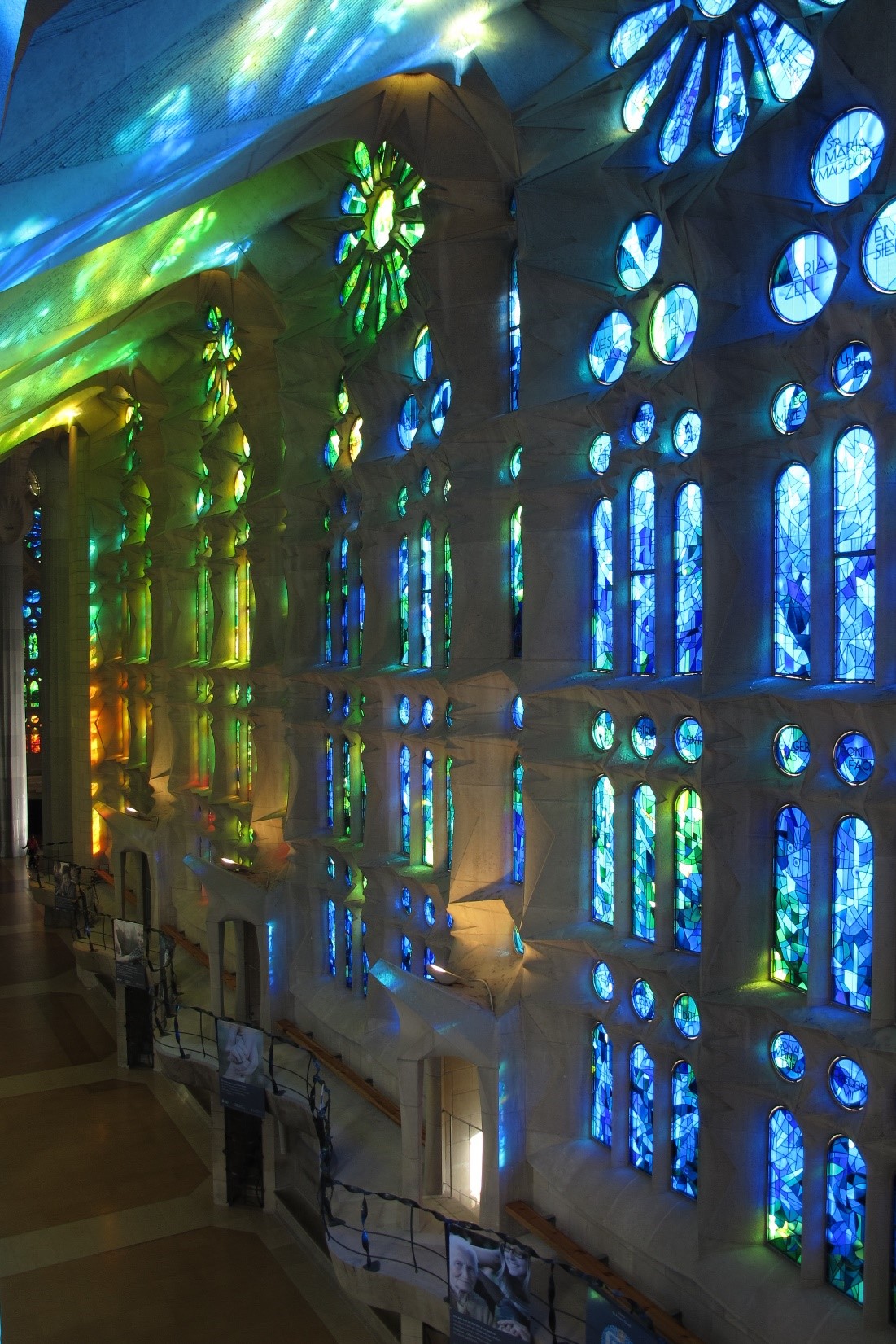 vitrall naixement sagrada família color fred