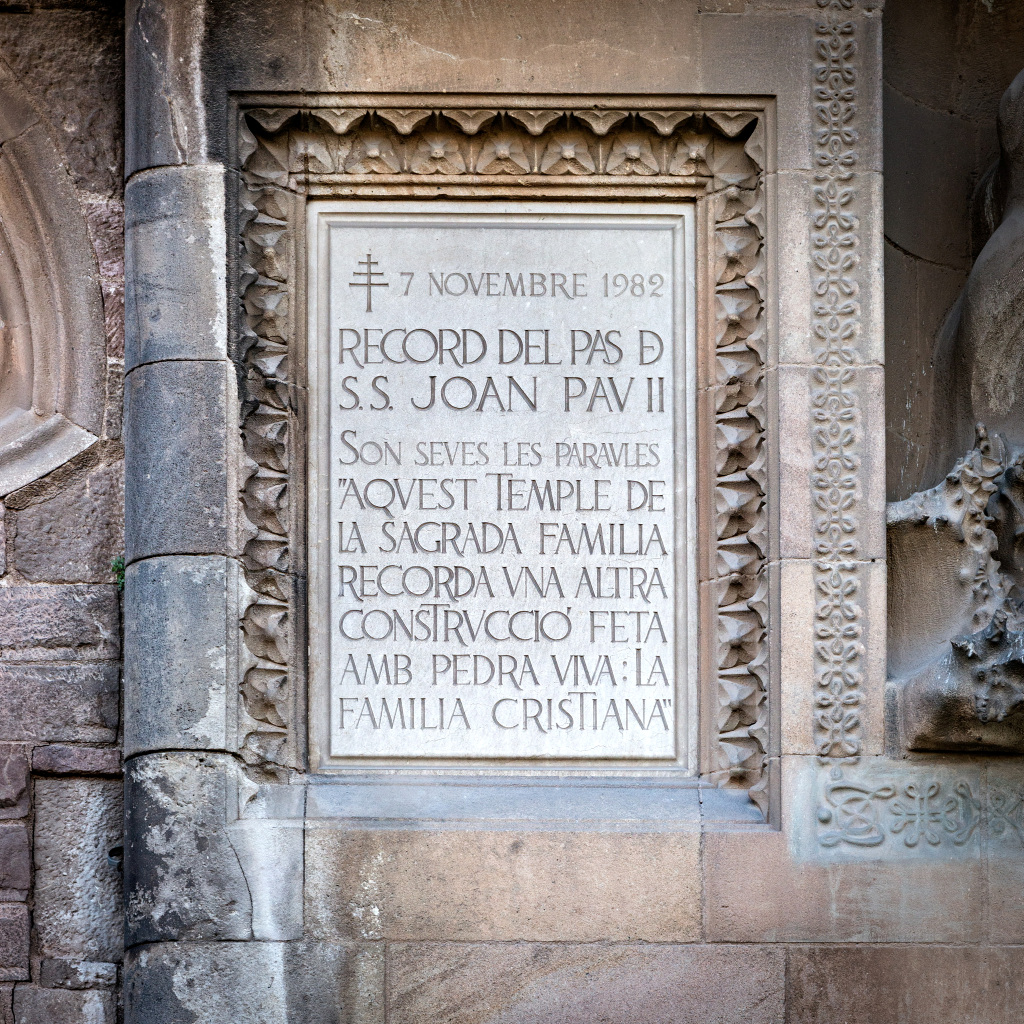 placa benet xvi sagrada família