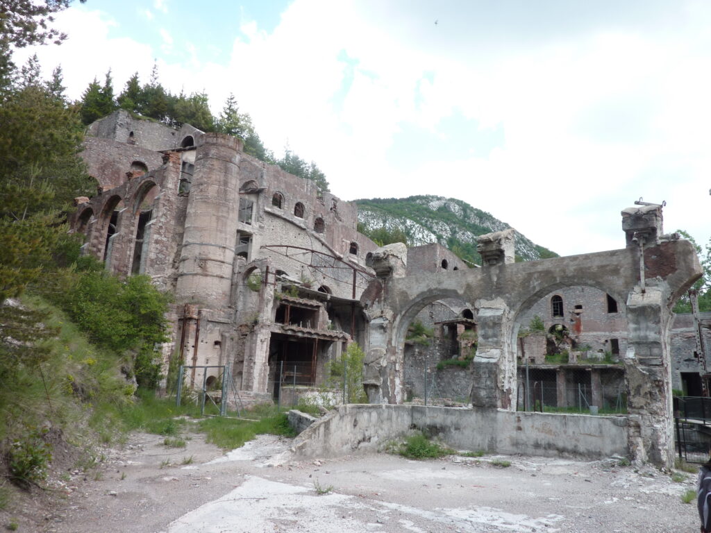 antiga fàbrica ciment asland