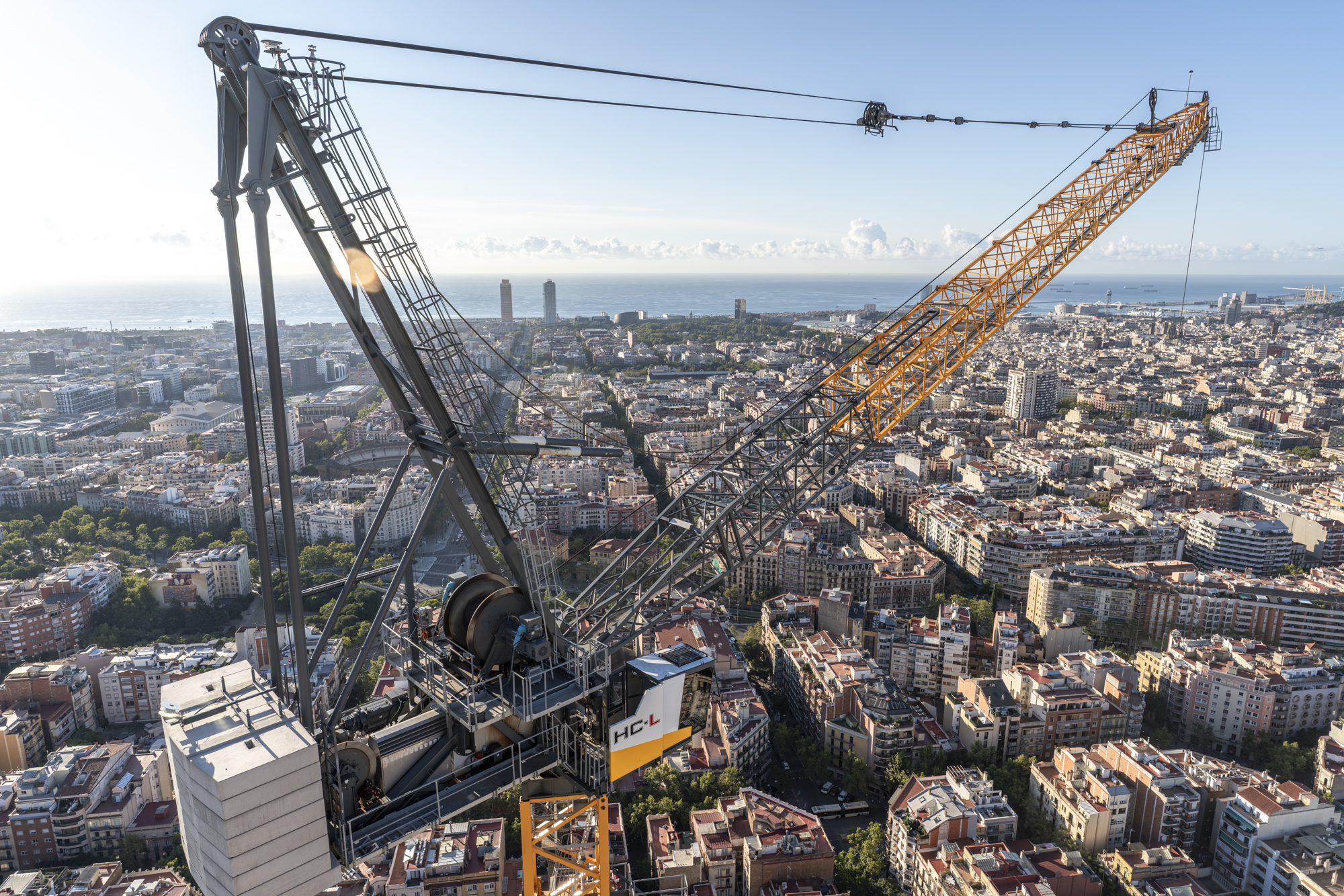 Sagrada Família crane operators: «Seeing the project grow fills us