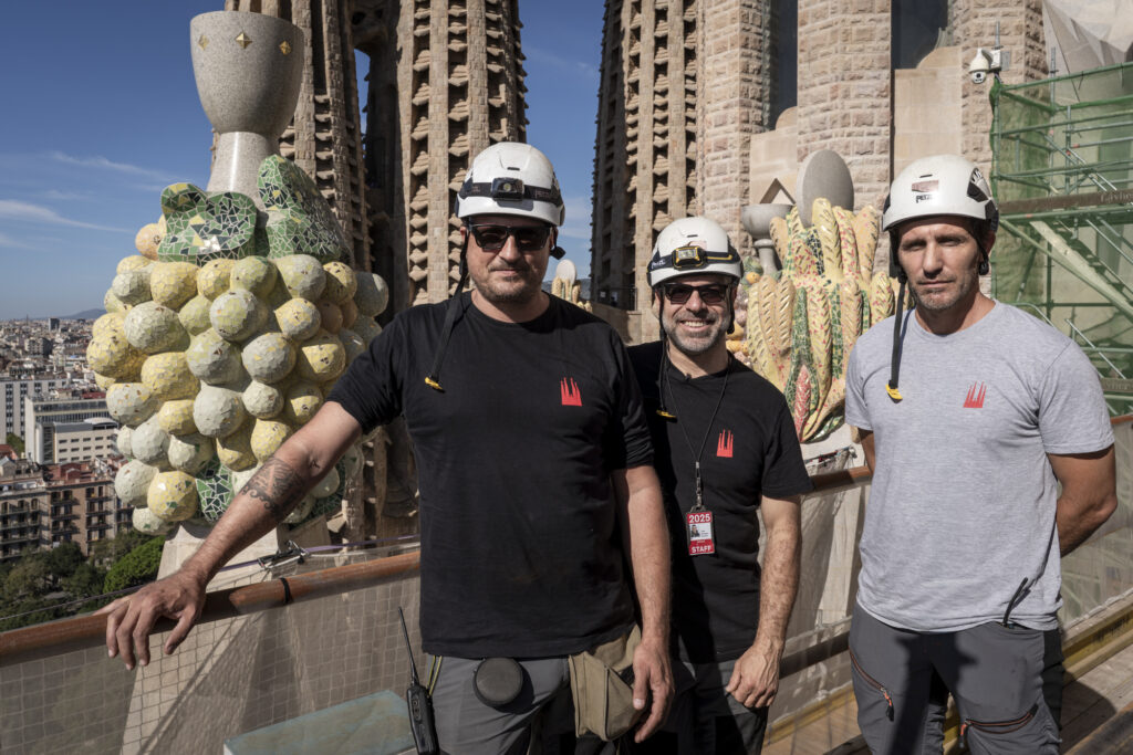 Gruistes de la Sagrada Família: «Veure com creix l’obra ens omple d’orgull»