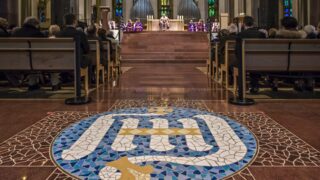 Monograma JMJ, el símbolo de la Sagrada Família